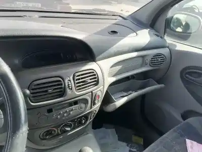 Здавання транспортного засобу renault megane i scenic ja renault року 2001 потужний f9q k7