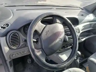 Здавання транспортного засобу renault megane i scenic ja renault року 2001 потужний f9q k7