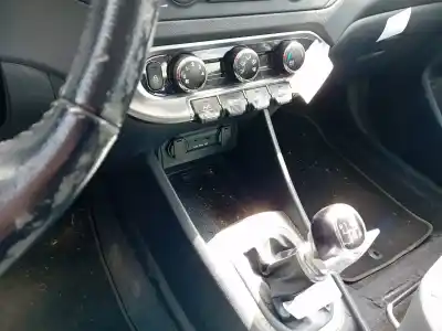 Vehicul casat renault megane i coach (da0/1_) 1.6 16v (da0b, da04, da11) al anului 2000 alimentat 0