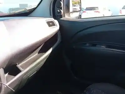 Veículo de Sucata opel combo d kasten l1h1 2.4t do ano 2011 alimentado 198a3000