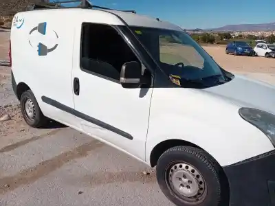 Veículo de Sucata opel combo d kasten l1h1 2.4t do ano 2011 alimentado 198a3000