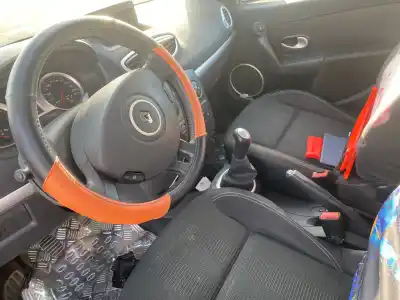 Veículo de Sucata renault clio iii exception do ano 2009 alimentado k9k t7