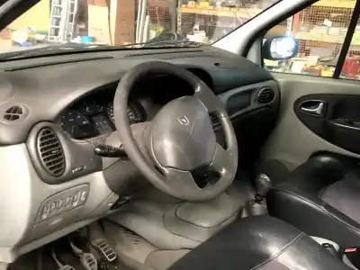Здавання транспортного засобу renault megane i scenic ja renault року 2001 потужний f9q k7