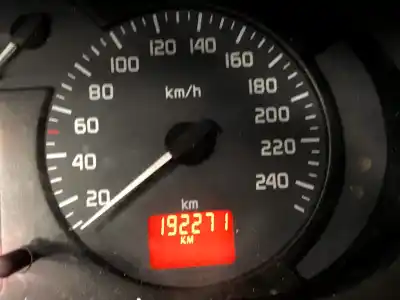 Здавання транспортного засобу renault megane i scenic ja renault року 2001 потужний f9q k7