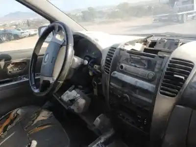 Veículo de Sucata kia carens rs 2.5 crdi concept do ano 2005 alimentado d4cb