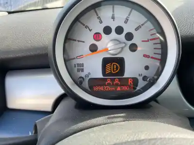 Veículo de Sucata daewoo lanos 1.4 cat do ano 2000 alimentado 