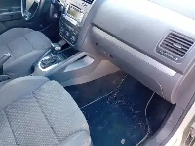 Veículo de Sucata volkswagen golf v variant 1k5 trendline do ano 2007 alimentado bls