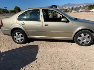 Scrapping Vehicle VOLKSWAGEN BORA BERLINA (1J2) Conceptline of the year 2001 powered ASZ