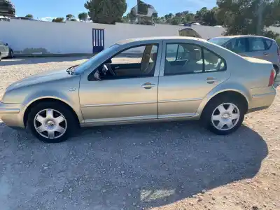 Veículo de Sucata volkswagen bora berlina (1j2) conceptline do ano 2001 alimentado asz