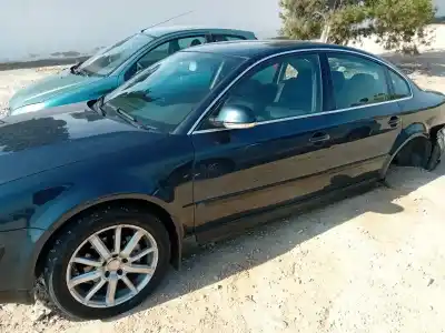Veículo de Sucata volkswagen passat berlina (3b3) 1.9 tdi do ano 2000 alimentado avf