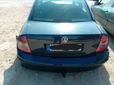 Veículo de Sucata volkswagen passat berlina (3b3) 1.9 tdi do ano 2000 alimentado avf