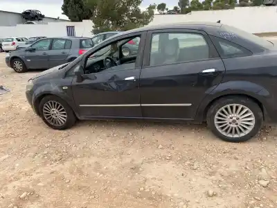 Veículo de Sucata fiat linea (110) activa (110.0/111.0) do ano 2009 alimentado 199a3000