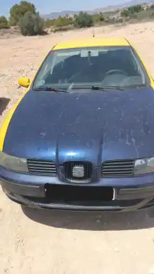 Здавання транспортного засобу seat leon (1m1) 1.6 16 v року 0 потужний azd