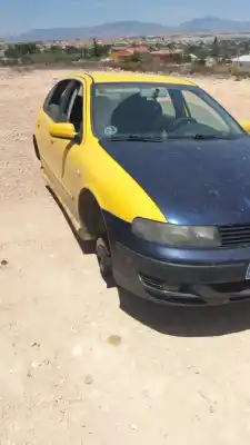 Здавання транспортного засобу seat leon (1m1) 1.6 16 v року 0 потужний azd