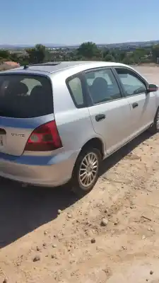 Sloopvoertuig honda civic berlina 3 (ep1/2) 1.4i s van het jaar 2002 aangedreven d16v1