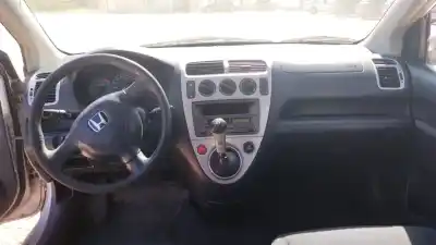 Sloopvoertuig honda civic berlina 3 (ep1/2) 1.4i s van het jaar 2002 aangedreven d16v1