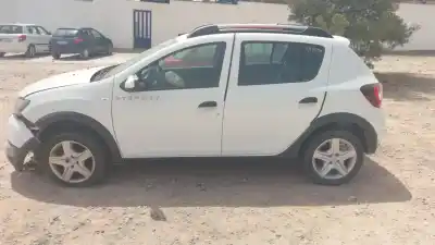 Veicolo di demolizione dacia sandero laureate dell'anno 2012 alimentato h4b b4