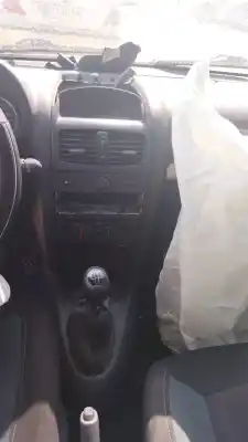 Veicolo di demolizione renault clio ii fase ii b cb0 authentique dell'anno 0 alimentato d4fb7