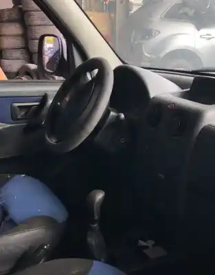 Véhicule à la ferraille peugeot partner (s2) combi pro de l'année 0 alimenté d wjy