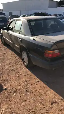 Verschrottungsfahrzeug mercedes-benz clase e w124 berlina e 230 124.023 des jahres 0 angetrieben m102982