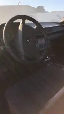 Verschrottungsfahrzeug mercedes-benz clase e w124 berlina e 230 124.023 des jahres 0 angetrieben m102982