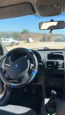 Здавання транспортного засобу renault clio ii fase ii b cb0 authentique року 0 потужний d7f g7