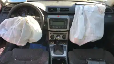 Scrapping Vehicle bmw 3 (e46) 320 i of the year 2000 powered 0