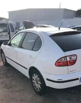 Здавання транспортного засобу seat leon (1m1) 1.6 16 v року 1997 потужний aus