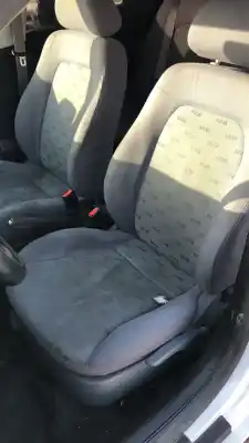 Здавання транспортного засобу seat leon (1m1) 1.6 16 v року 1997 потужний aus