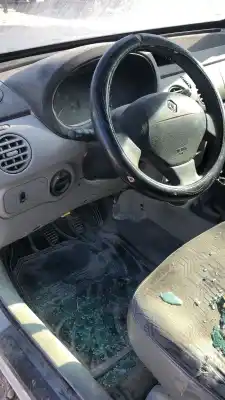 Veículo de Sucata renault kangoo (f/kc0) 1.5 dci diesel do ano 0 alimentado k9k702