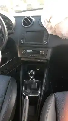 Veicolo di demolizione seat ibiza (6j5) reference dell'anno 0 alimentato cus