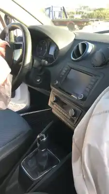 Veicolo di demolizione seat ibiza (6j5) reference dell'anno 0 alimentato cus