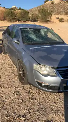 Veicolo di demolizione volkswagen passat berlina (3c2) 2.0 tdi dell'anno 0 alimentato bkp