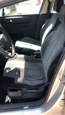 Veículo de Sucata citroen c4 berlina premier do ano 0 alimentado 9hx