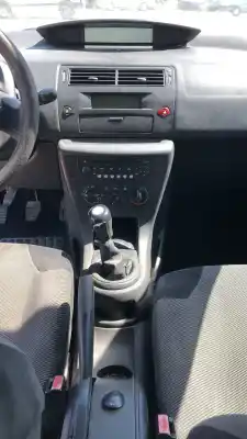 Veículo de Sucata citroen c4 berlina premier do ano 0 alimentado 9hx