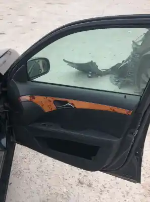 Veicolo di demolizione mercedes-benz clase e w211 berlina e 200 compressor 211.042 dell'anno 0 alimentato m271941