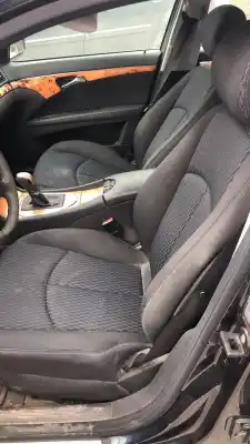 Veicolo di demolizione mercedes-benz clase e w211 berlina e 200 compressor 211.042 dell'anno 0 alimentato m271941