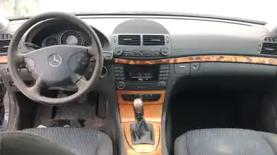 Veicolo di demolizione mercedes-benz clase e w211 berlina e 200 compressor 211.042 dell'anno 0 alimentato m271941