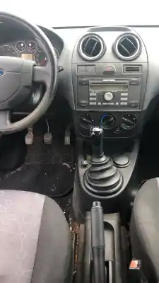 Veículo de Sucata ford fiesta (cbk) ambiente do ano 0 alimentado a9ja