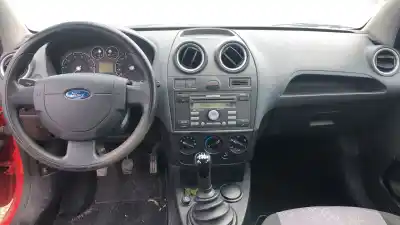 Veículo de Sucata ford fiesta (cbk) ambiente do ano 0 alimentado a9ja