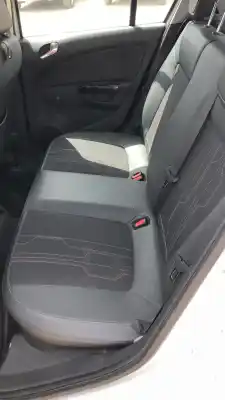 Veículo de Sucata opel zafira b d selective do ano 0 alimentado 