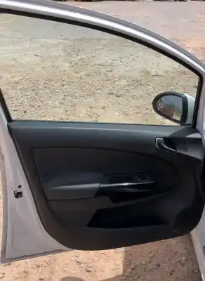 Veículo de Sucata opel zafira b d selective do ano 0 alimentado 