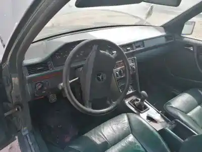 Véhicule à la ferraille mercedes-benz clase e w124 berlina d 4 matic 300 124.330 de l'année 1984 alimenté om603912