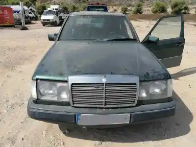 Véhicule à la ferraille mercedes-benz clase e w124 berlina d 4 matic 300 124.330 de l'année 1984 alimenté om603912