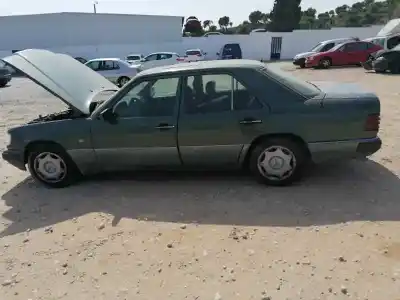 Véhicule à la ferraille mercedes-benz clase e w124 berlina d 4 matic 300 124.330 de l'année 1984 alimenté om603912