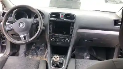 Véhicule à la ferraille volkswagen golf 1.4 g -cgg golf vi un 16v de l'année 0 alimenté cay