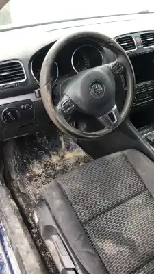 Véhicule à la ferraille volkswagen golf 1.4 g -cgg golf vi un 16v de l'année 0 alimenté cay