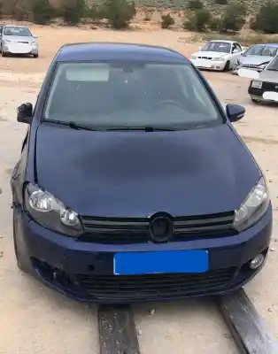 Véhicule à la ferraille volkswagen golf 1.4 g -cgg golf vi un 16v de l'année 0 alimenté cay
