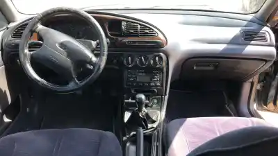 Véhicule à la ferraille ford mondeo berlina gd ghia de l'année 0 alimenté rfn