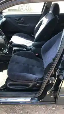 Véhicule à la ferraille ford mondeo berlina gd ghia de l'année 0 alimenté rfn